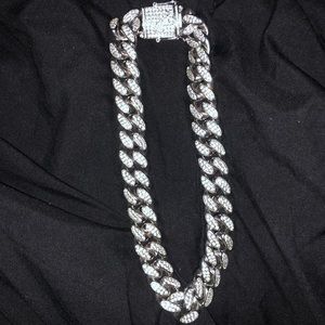 Diamond Cuban Link Choker (19mm) in White Gold